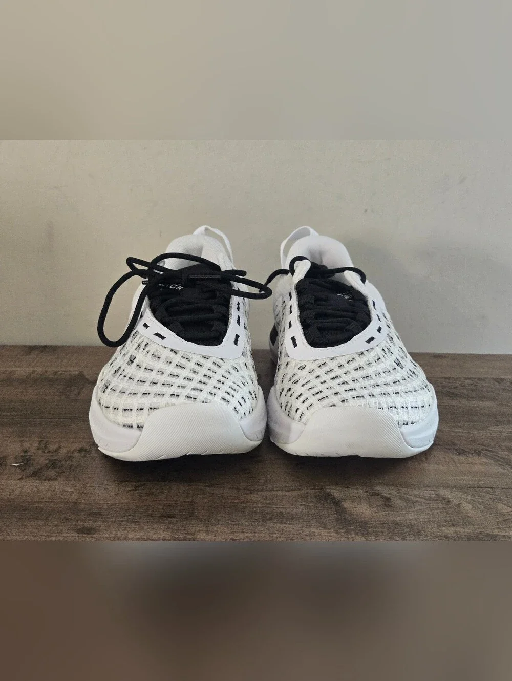 Under Armour Mens TriBase Reign 5 White Shoes (NWT) Size 8